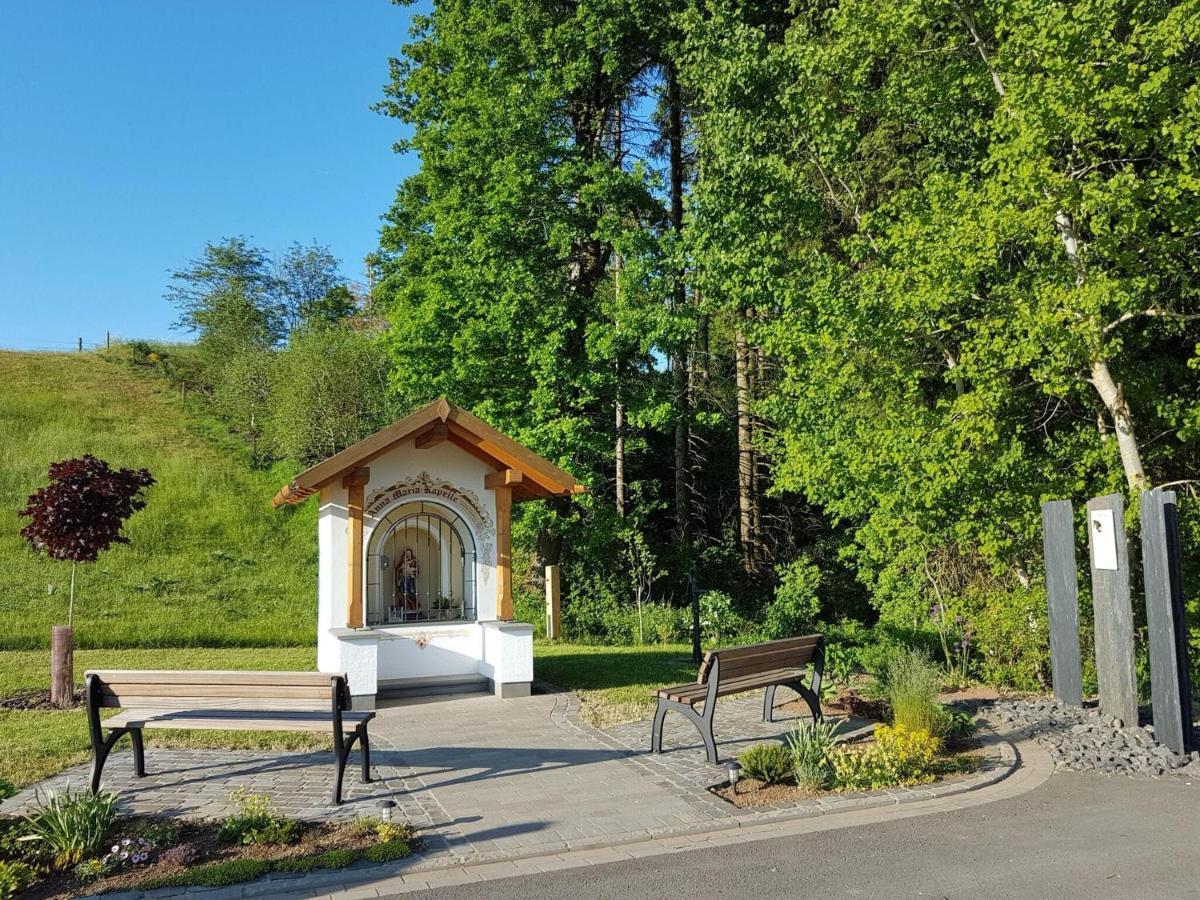 Apartment With Garden In A Wooded Setting Auw bei Prum Eksteriør billede